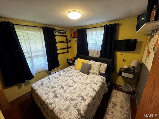 895 Parkway Dr, Bismarck, MO 63624 - bedroom featuring baseboards