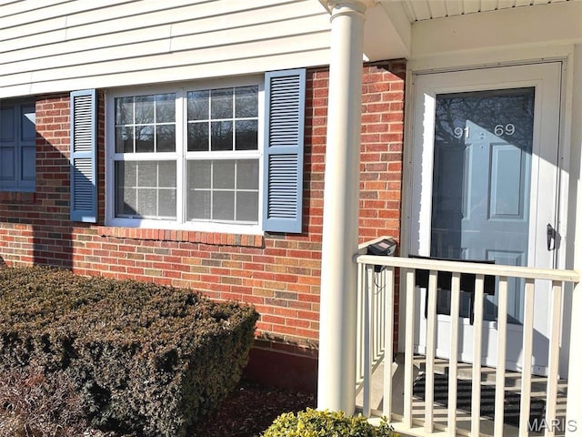 9169 N Swan Cir, Brentwood, MO 63144 - view of side of property featuring brick siding