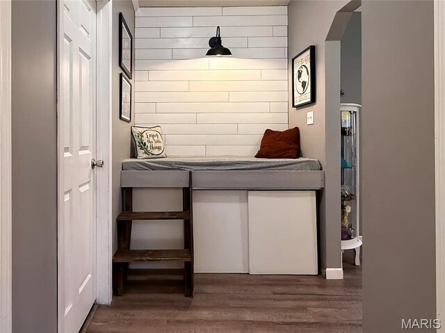 4311 Lakeview Dr, Hillsboro, MO 63050 - mudroom featuring wood finished floors and arched walkways