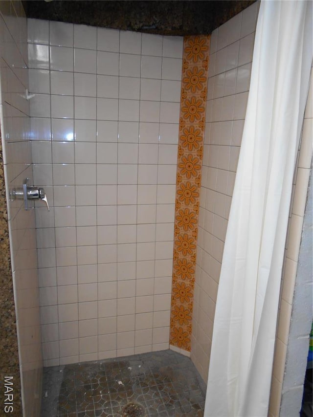 2408 Morrison Rd, Granite City, IL 62040 - full bath with tiled shower