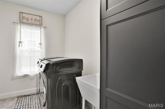 112 Westhaven View Dr, Wentzville, MO 63385 - laundry area featuring baseboards and washer and dryer