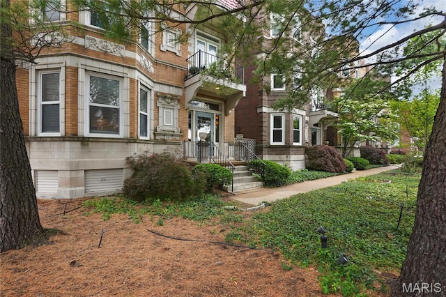 4250 Lindell Blvd Unit A, Saint Louis, MO 63108 - entrance to property with brick siding and a balcony