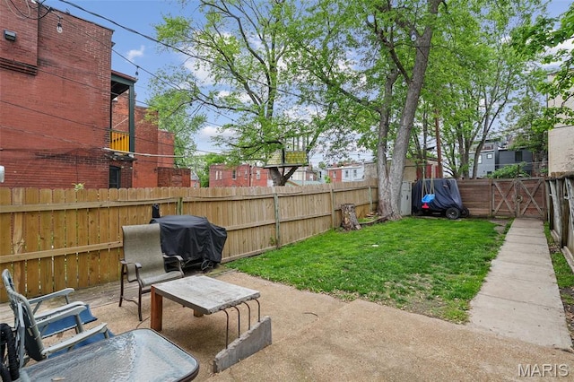 2005 Arsenal St, Saint Louis, MO 63118 - view of yard with a patio