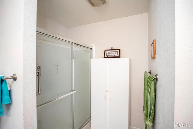 1014 Pine St, Sikeston, MO 63801 - full bath with a shower stall