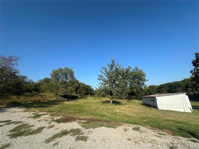17260 Carver Dr, New London, MO 63459 - view of green lawn