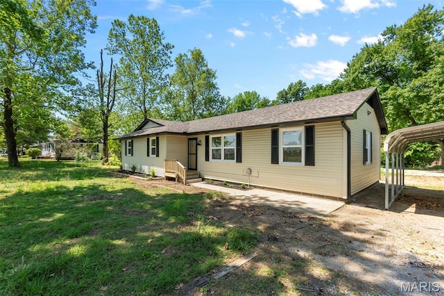 2047 State Highway H, Sikeston, MO 63801 - ranch-style home featuring a front lawn and roof with shingles