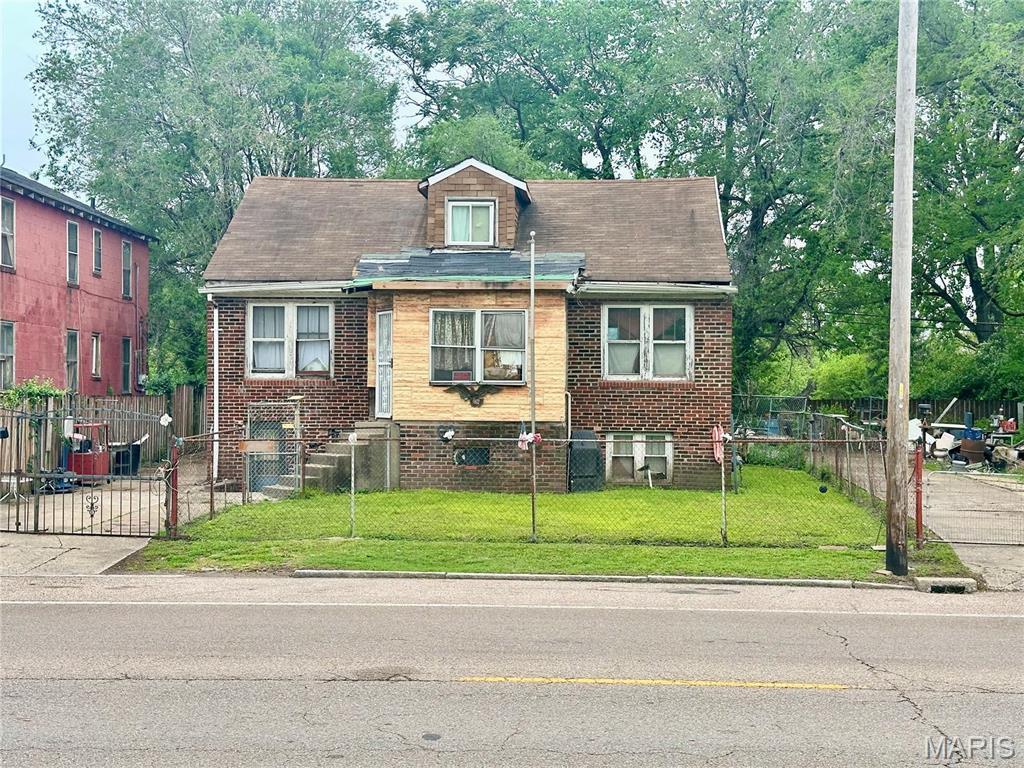 2024 Bond Ave E, St Louis, IL 62207 - photo 2