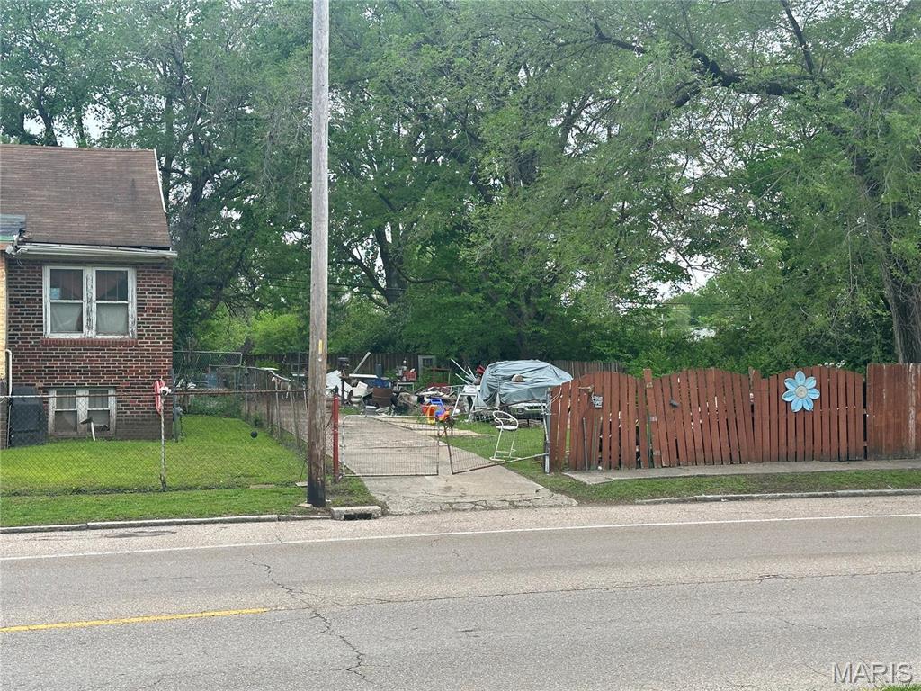 2024 Bond Ave E, St Louis, IL 62207 - photo 3