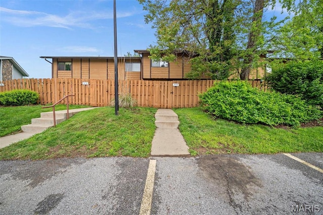 2104 Gascony Dr Unit 2104, Lake St Louis, MO 63367 - view of fenced yard