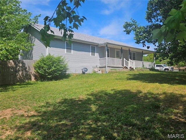 24355 Trolley Ln, Saint Robert, MO 65584 - single story home featuring covered porch and a shingled roof