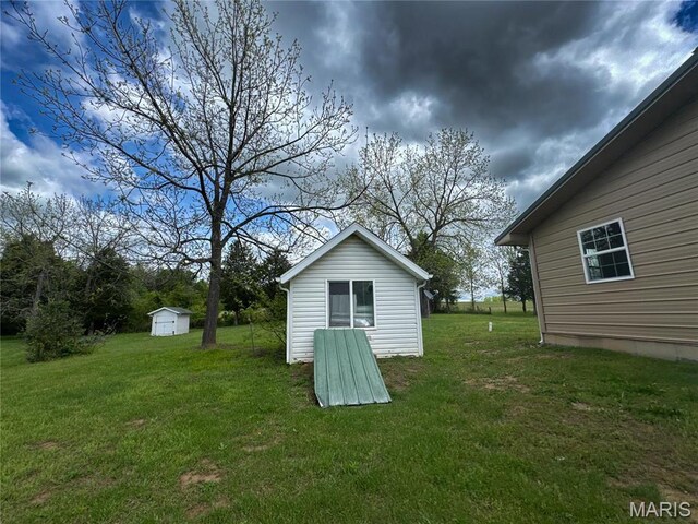 10268 Sunlight Rd, Belgrade, MO 63622 - view of shed