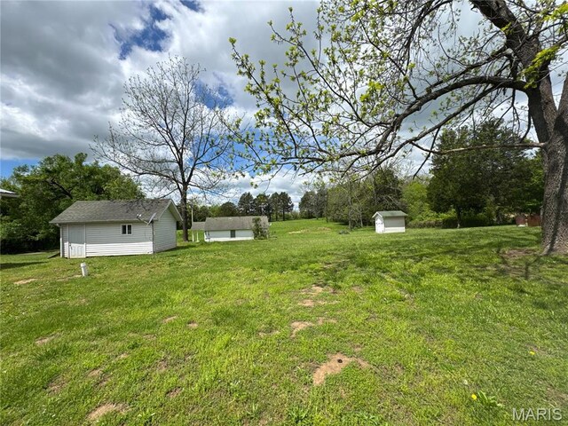 10268 Sunlight Rd, Belgrade, MO 63622 - view of grassy yard