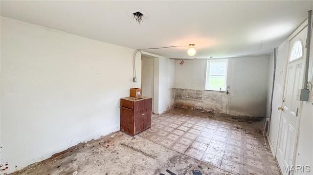 10268 Sunlight Rd, Belgrade, MO 63622 - unfurnished room with light floors