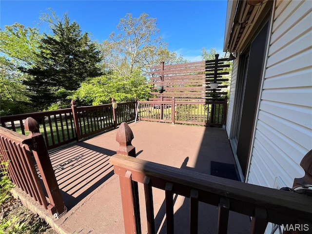 152 Burchwood Dr, St James, MO 65559 - view of deck
