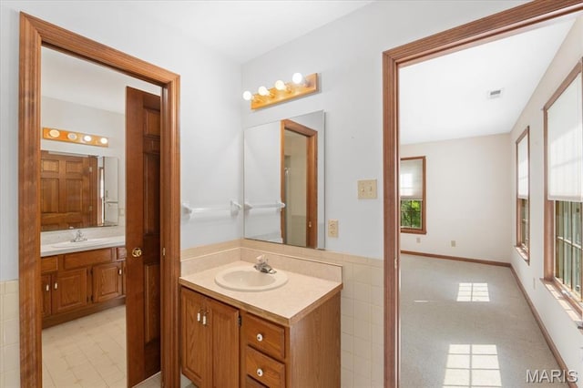 3743 Rock Creek Valley Rd, High Ridge, MO 63049 - full bath featuring two vanities