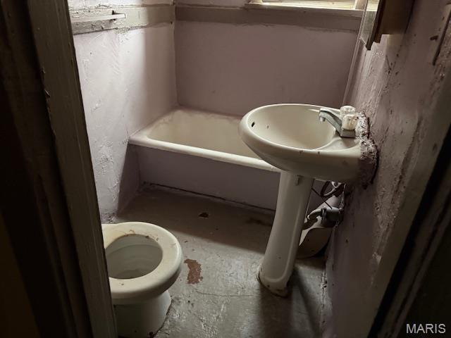 3936 Cook Ave, Saint Louis, MO 63113 - bathroom with toilet