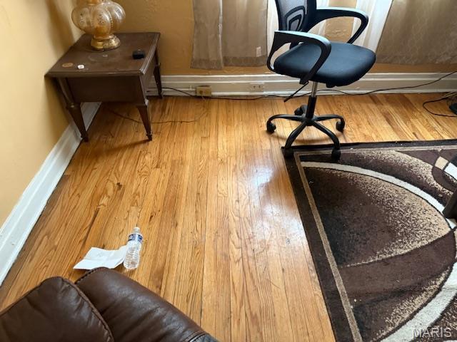 3936 Cook Ave, Saint Louis, MO 63113 - office space featuring wood finished floors and baseboards