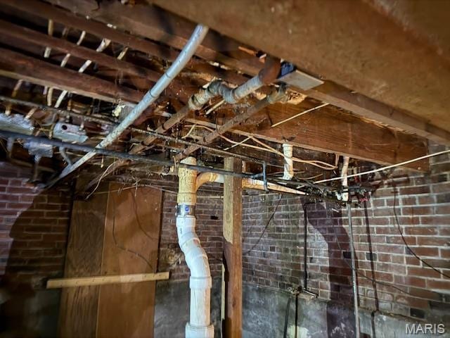 3936 Cook Ave, Saint Louis, MO 63113 - view of unfinished attic