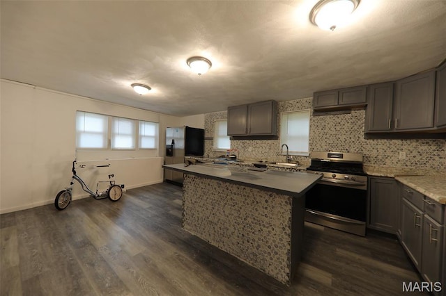226 N 8th St, Belleville, IL 62220 - kitchen with stainless steel appliances, gray cabinets, dark wood-style floors, and a sink