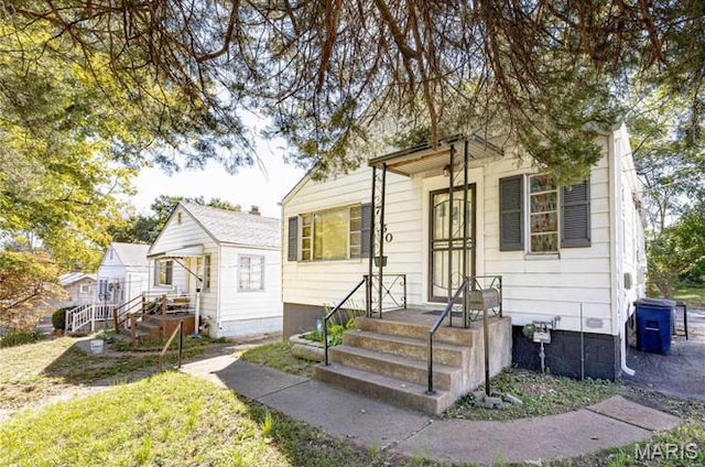7150 Beulah Ave, Saint Louis, MO 63136 - bungalow-style house with crawl space