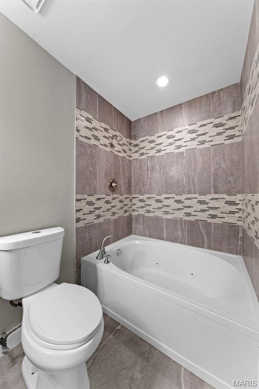 2713 Chapel View Dr, Florissant, MO 63031 - full bathroom with a whirlpool tub, toilet, and recessed lighting