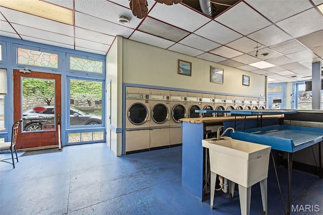 3456 Miami St, Saint Louis, MO 63118 - community laundry featuring washing machine and dryer