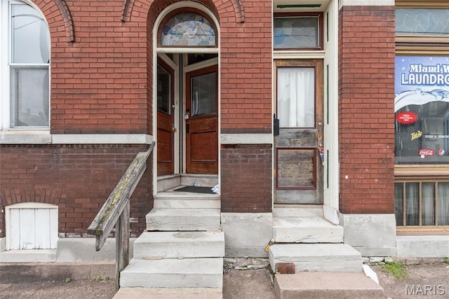 3456 Miami St, Saint Louis, MO 63118 - doorway to property with brick siding