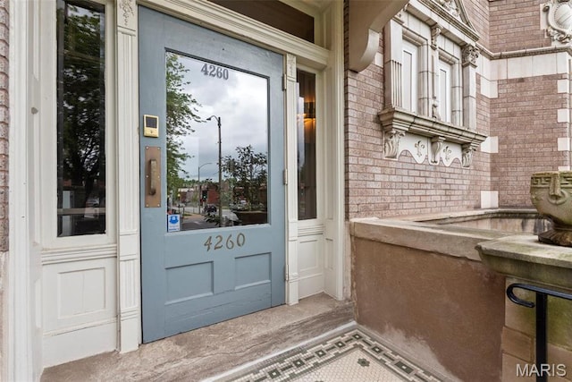 4260 Lindell Blvd Unit B, Saint Louis, MO 63108 - property entrance with brick siding