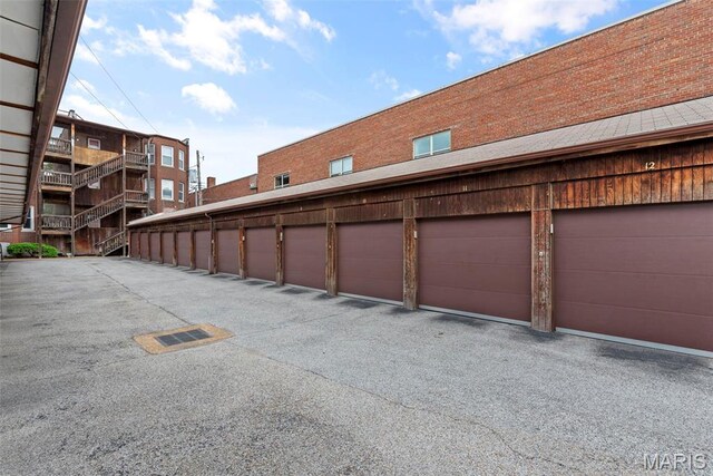 4260 Lindell Blvd Unit B, Saint Louis, MO 63108 - view of garage