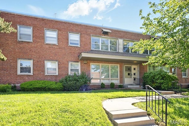 5 Delcrest Ct Unit 203, Saint Louis, MO 63124 - multi unit property featuring a front lawn and brick siding