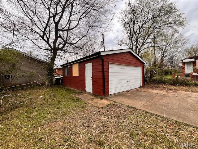 6604 Donald St, Saint Louis, MO 63121 - view of detached garage