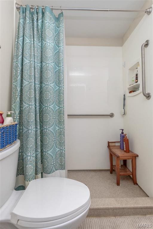 721 Taylor Ave, Godfrey, IL 62035 - full bathroom featuring toilet and curtained shower