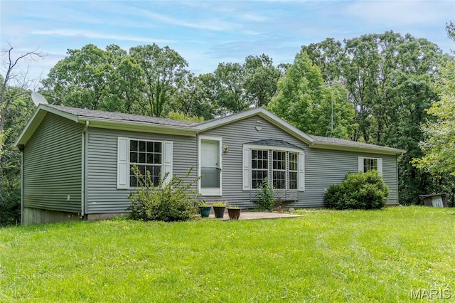 24 Clonts Rd, Sullivan, MO 63080 - view of front of property featuring a front lawn