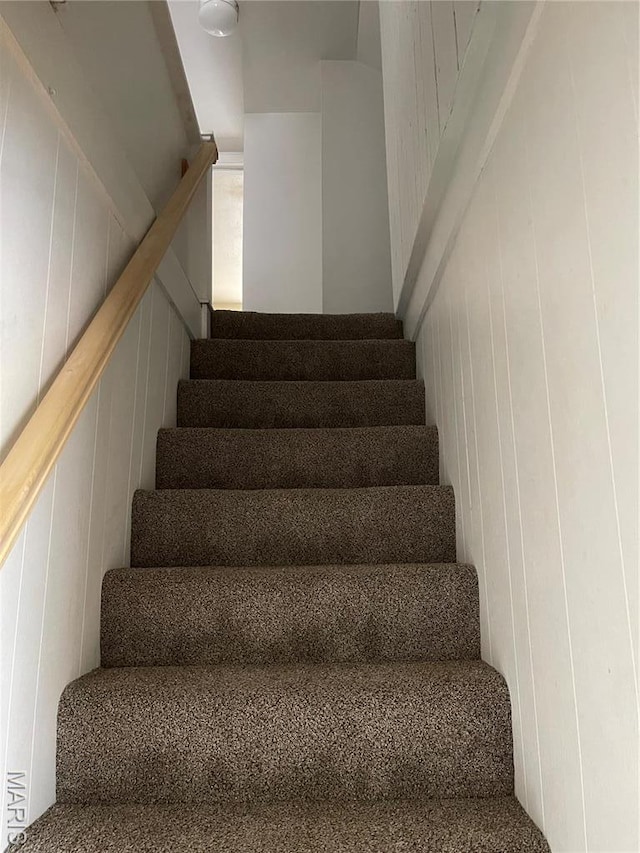 219 2nd St, Winfield, MO 63389 - stairway featuring a decorative wall