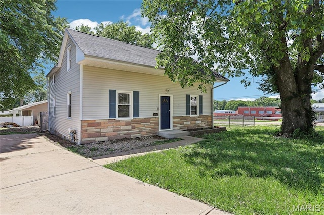 10560 Crecelius Dr, Saint Louis, MO 63123 - photo 2
