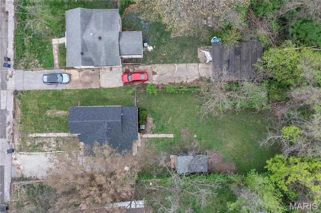 aerial view of property and surrounding area