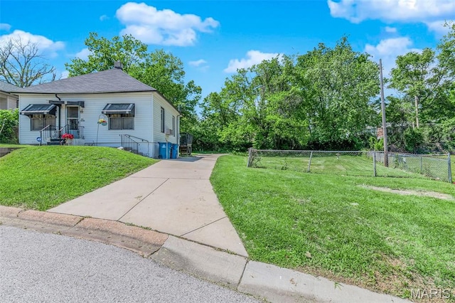 4229 Oakwood Ave, Saint Louis, MO 63121 - view of yard with concrete driveway