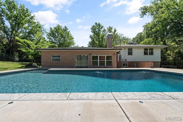 1 Woodoaks Trl, Saint Louis, MO 63124 - outdoor pool with a patio