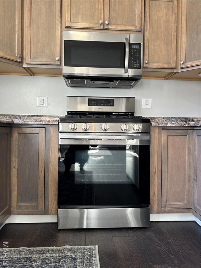 3985 Lakeshore Dr, New Haven, MO 63068 - kitchen featuring appliances with stainless steel finishes