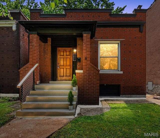 3641 Virginia Ave, Saint Louis, MO 63118 - entrance to property with brick siding