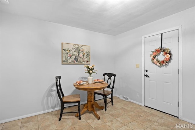 22 Briarwood Dr, Belleville, IL 62223 - dining room featuring baseboards