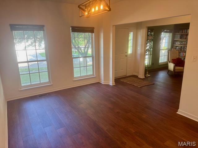 650 Legends View Dr, Eureka, MO 63025 - entrance foyer featuring dark wood-style floors, healthy amount of natural light, and baseboards