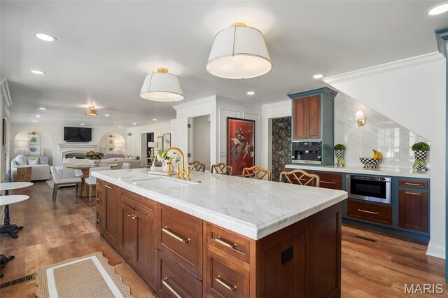 561 Tregaron Pl, Saint Louis, MO 63131