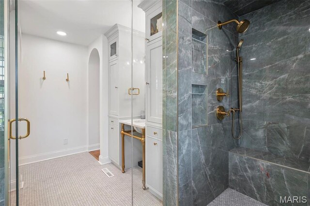561 Tregaron Pl, Saint Louis, MO 63131