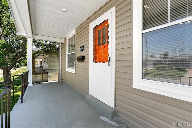 4020 Neosho St, Saint Louis, MO 63116 - view of porch