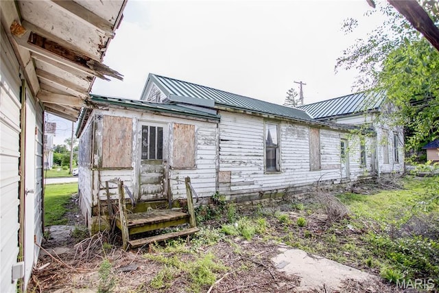 212 Franklin St, Hardin, IL 62047 - view of front of house with metal roof