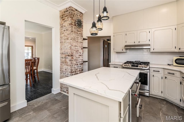 305 W Ray St, Christopher, IL 62822 - kitchen featuring appliances with stainless steel finishes, under cabinet range hood, ornamental molding, baseboards, and decorative backsplash