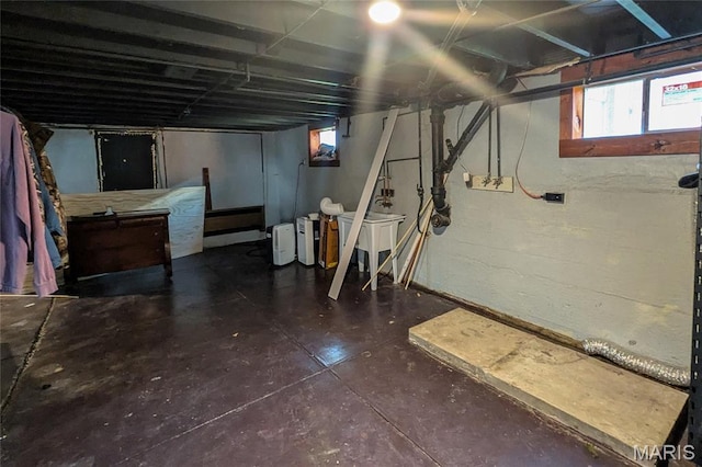 305 W Ray St, Christopher, IL 62822 - view of below grade area