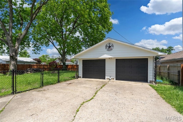 305 W Ray St, Christopher, IL 62822 - view of detached garage