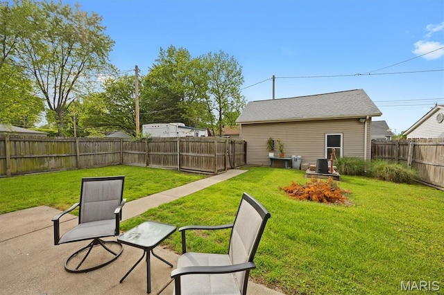 view of yard with a patio area